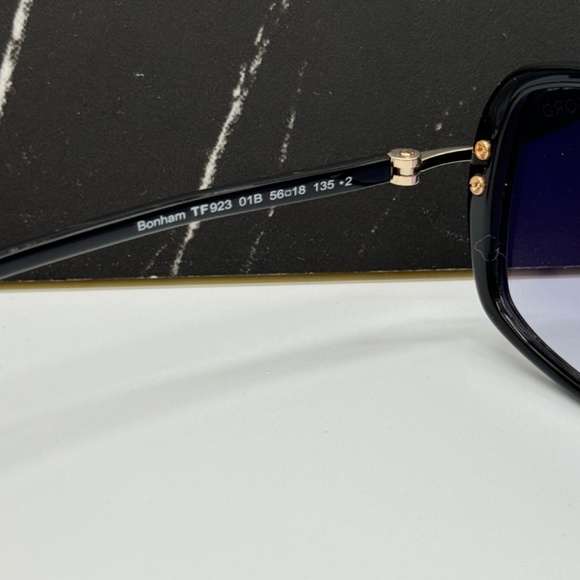 NEW TOM FORD TF923 01B UNISEX SUNGLASSES TOM FORD BONHAM FT0923/S SQUARE EYEWEAR